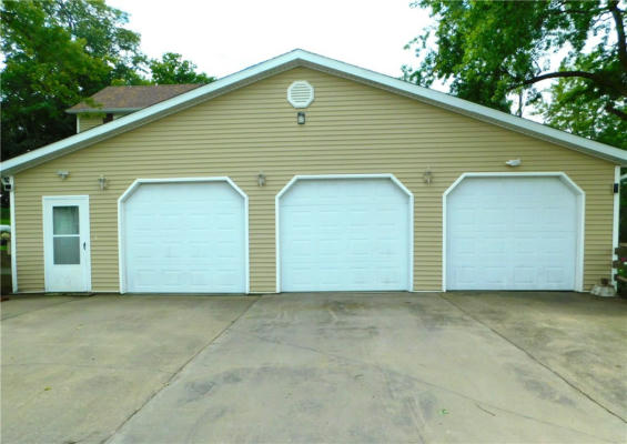 833 PRINCE ST, GRINNELL, IA 50112, photo 4 of 23