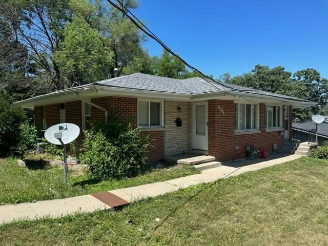 2425 WELBECK RD, DES MOINES, IA 50310, photo 1 of 10