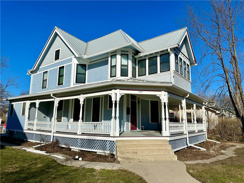 1421 BROAD ST, GRINNELL, IA 50112, photo 1 of 35