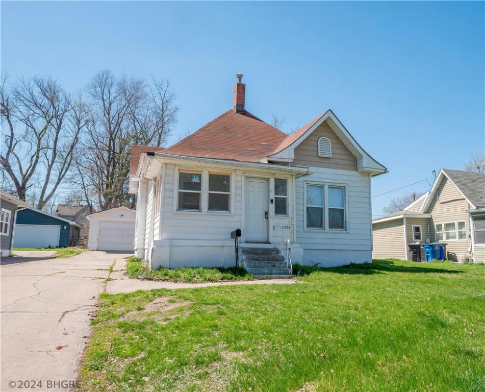 1334 YORK ST, DES MOINES, IA 50316, photo 1 of 17