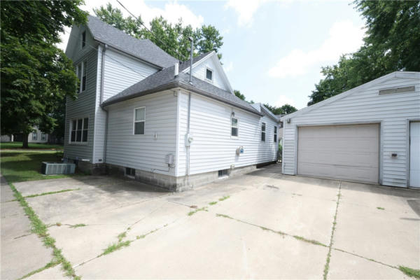 327 MONONA ST, BOONE, IA 50036, photo 4 of 23