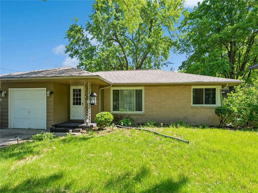 3108 SHAWNEE AVE, DES MOINES, IA 50310, photo 1 of 23